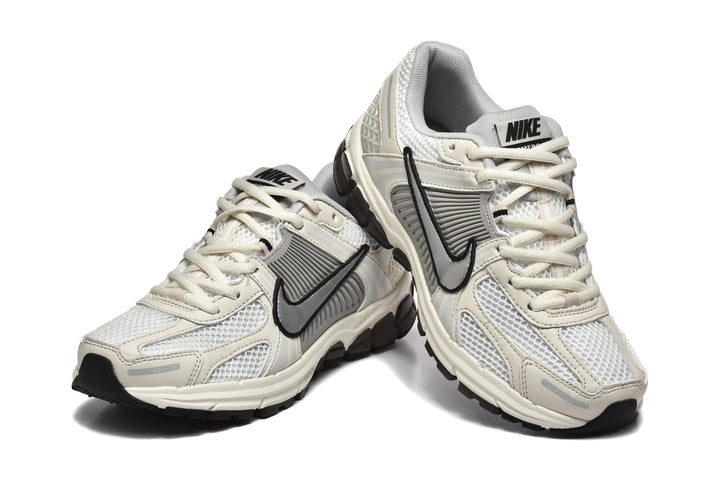 Nike Zoom Vomero 5 Sneakers in Cream and Silver