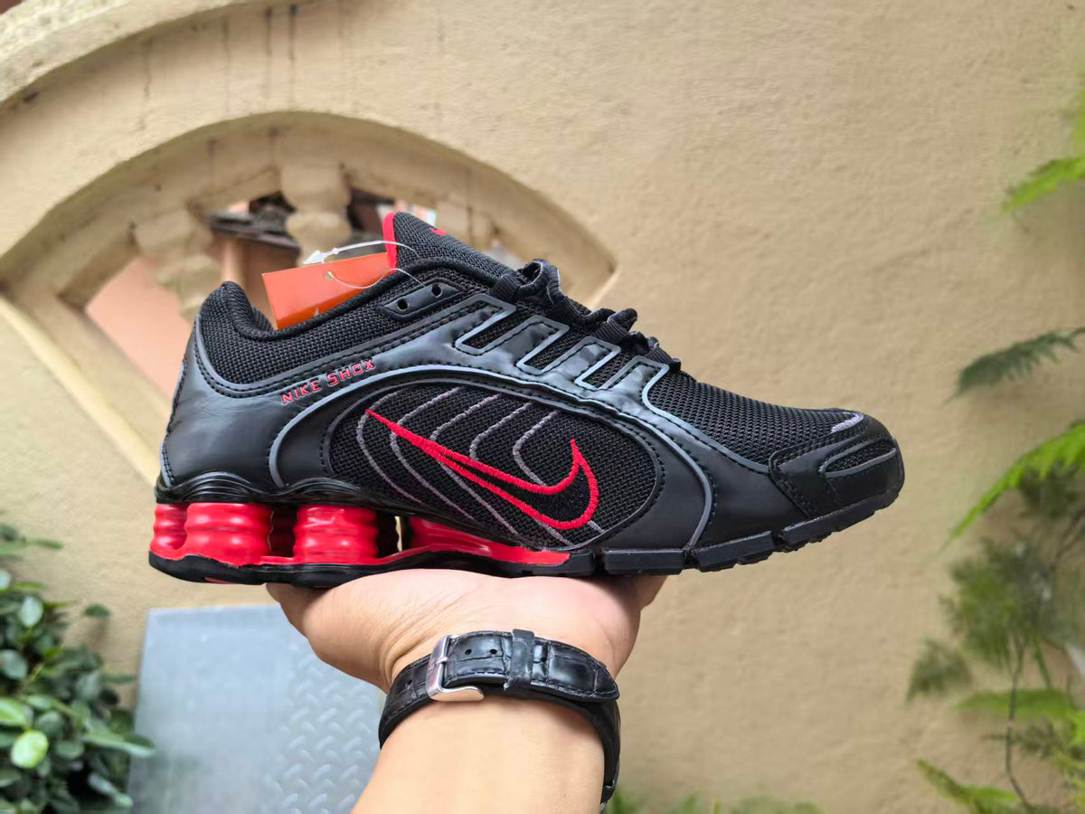 Nike Shox R4 Sneakers Black and Red